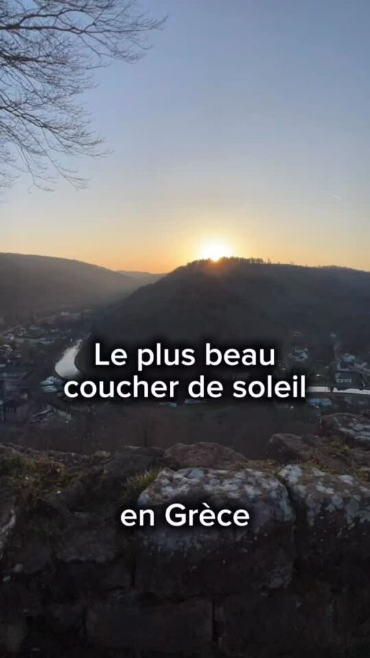 Le plus beau Coucher de soleil 🌅 n'est pas en Grèce, mais depuis le Château de Lutzelbourg, en Moselle.