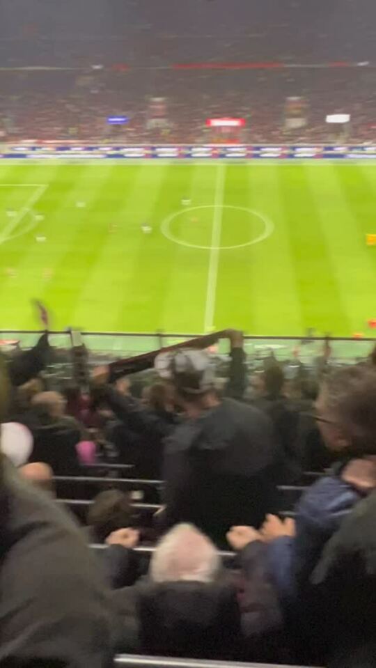 Quand Pervis Estupinan marque pour l'AC Milan contre l'Inter Milan dans le Derby !