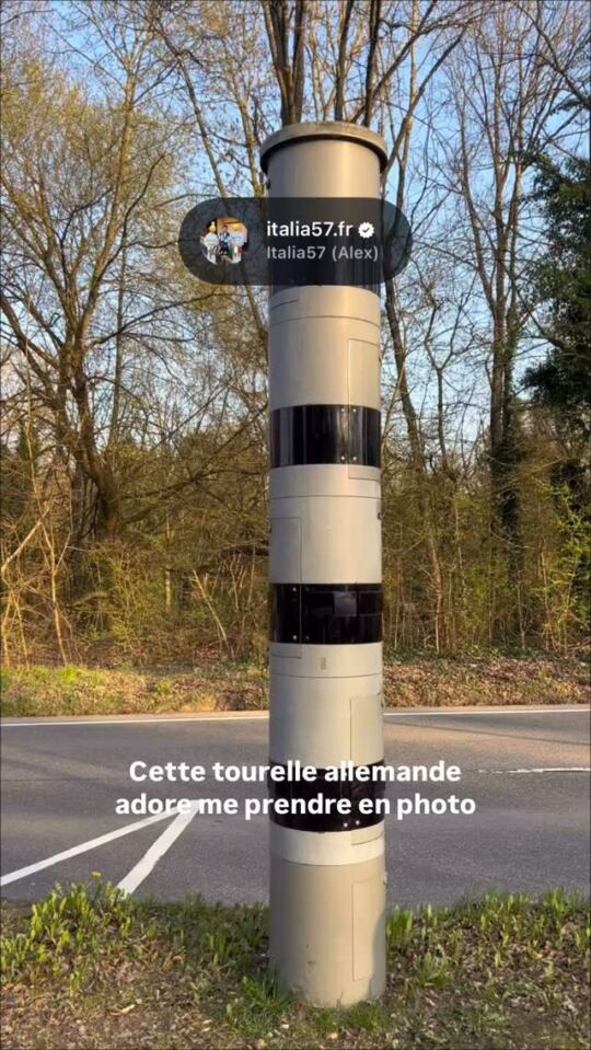 Cette tourelle Radar allemande 🚗 adore me prendre en photo.