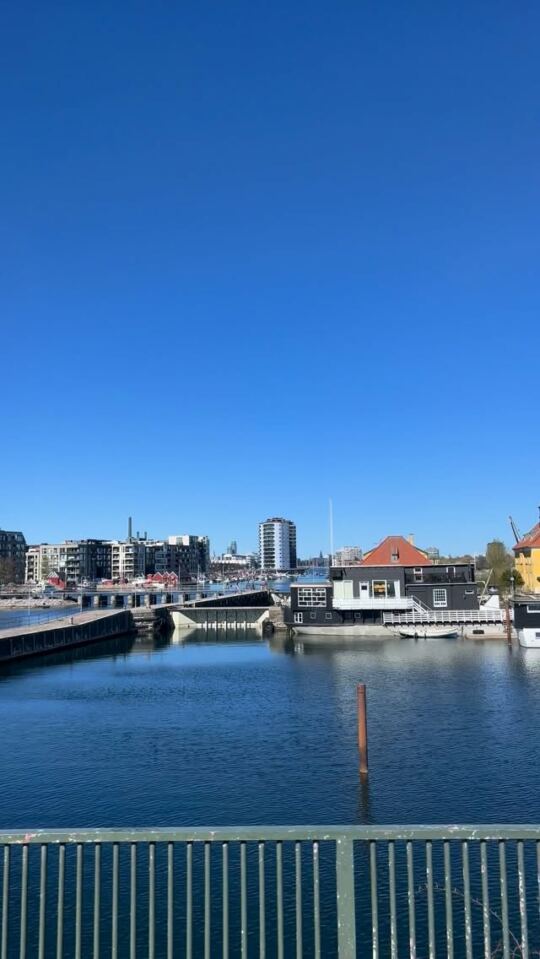 Bien arrivés à Copenhague, la vue depuis le bus.