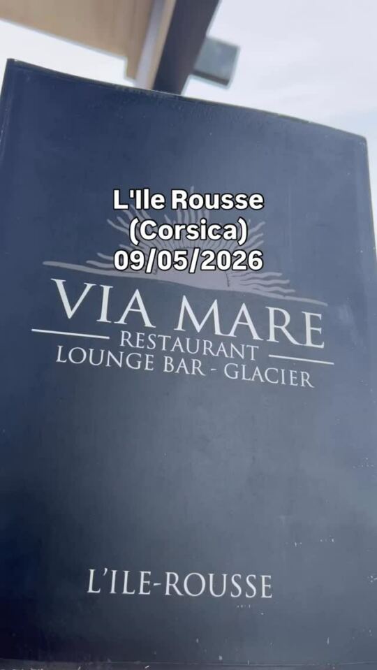 Bar "Via Mare" à l'Ile-Rousse (Corse).
