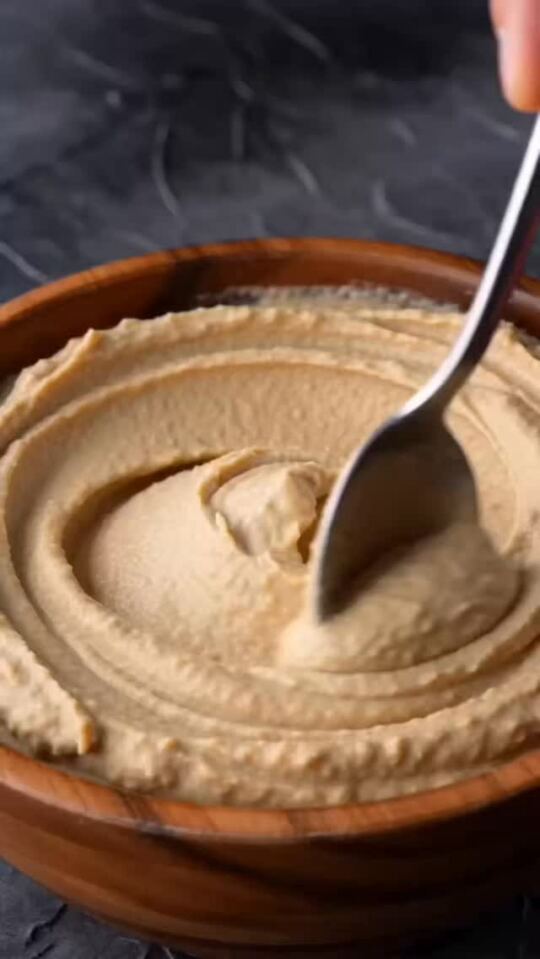 Le 13 Mai 2026, c'est la journée internationale du Houmous, la fameuse purée de pois chiches venue du Moyen-Orient.
