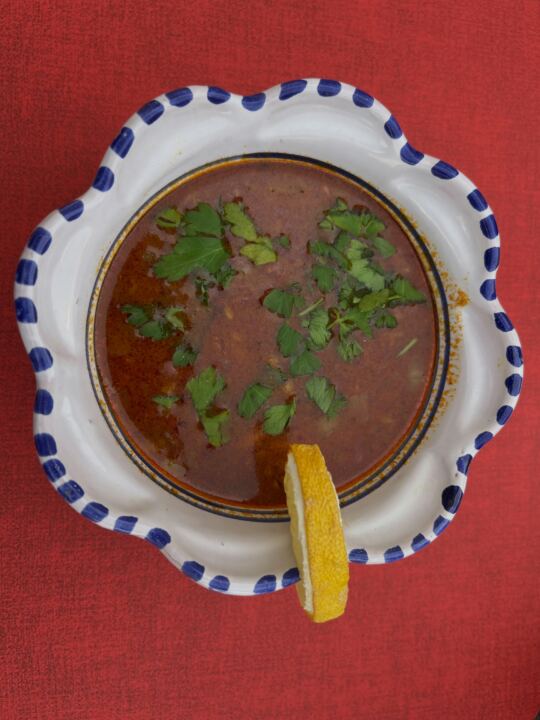 Recette Tunisienne, Soupe Chorba aux poulpes (en entrée) 🐙 chez Royal Djerba à Phalsbourg, avec le pain tunisien qui va bi…