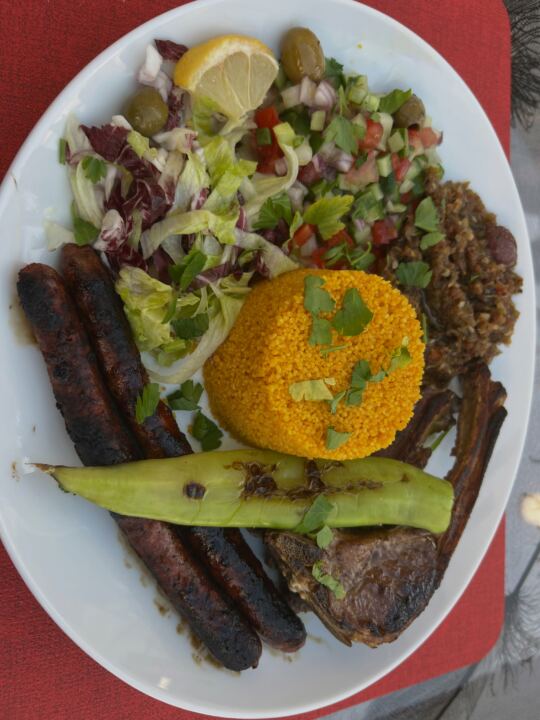 Assiette de Grillades tunisiennes 🇹🇳 chez @royaldjerba (57370 Phalsbourg)