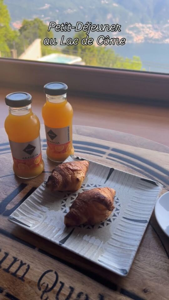 Petit-Déjeuner au Lac de Côme, à Brunate.