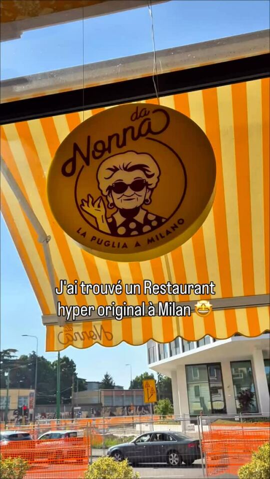 J'ai trouvé un super bon Resto avec une deco hyper originale sur les grand-mères italienne.