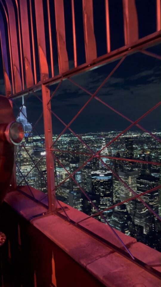 Empire State Building : Cette année c'est le Centenaire de la Troupe des Rockettes, vous connaissez ?