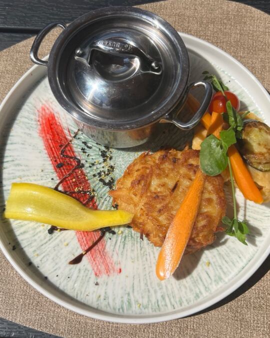 Fricassée d’escargots et cuisses de grenouilles désossées au Restaurant le Manoir du Soldat (anciennement Le Soldat de l'A…