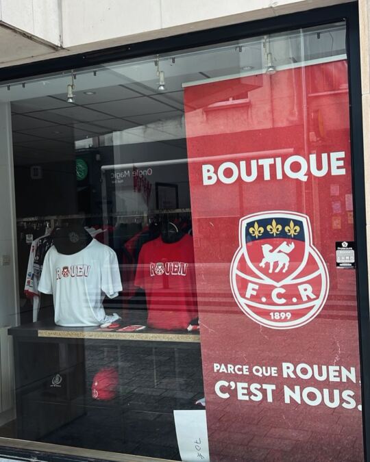 La Boutique Officielle du FC Rouen 1899.