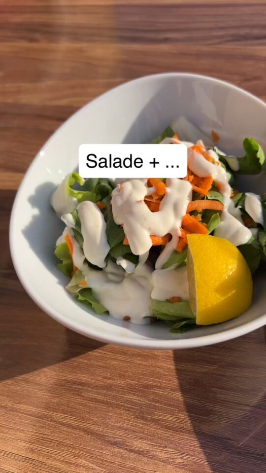 Salade + Pide chez Bella Pizza Phalsbourg.
