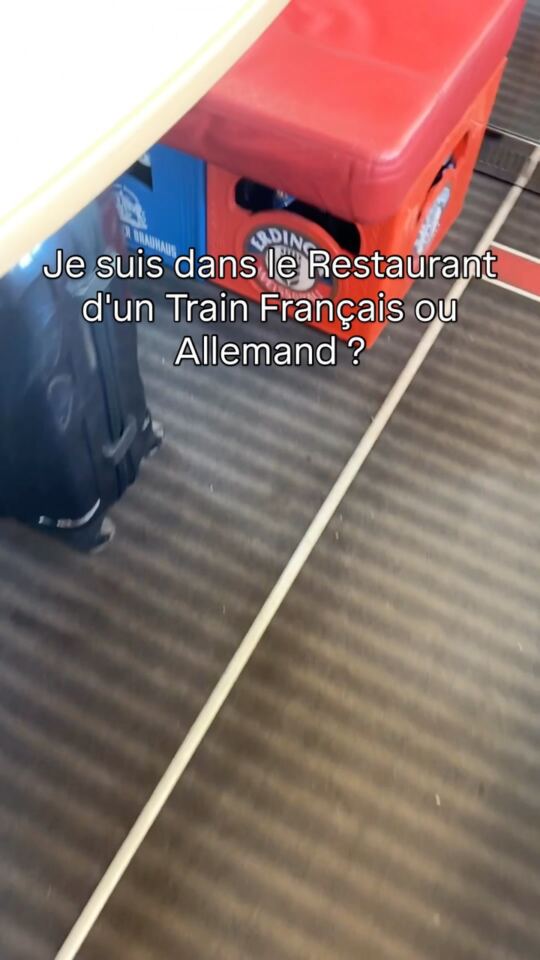 Je suis dans le Restaurant d'un Train Français ou Allemand ?