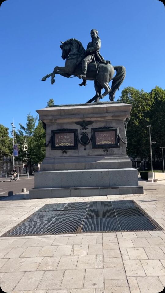 La Statue de Napoléon, place du Général de Gaulle à Rouen (07/08/2026).