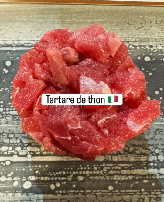 Tartare de thon (tartare di tonno) chez Bella Napoli à Sesto San Giovanni.